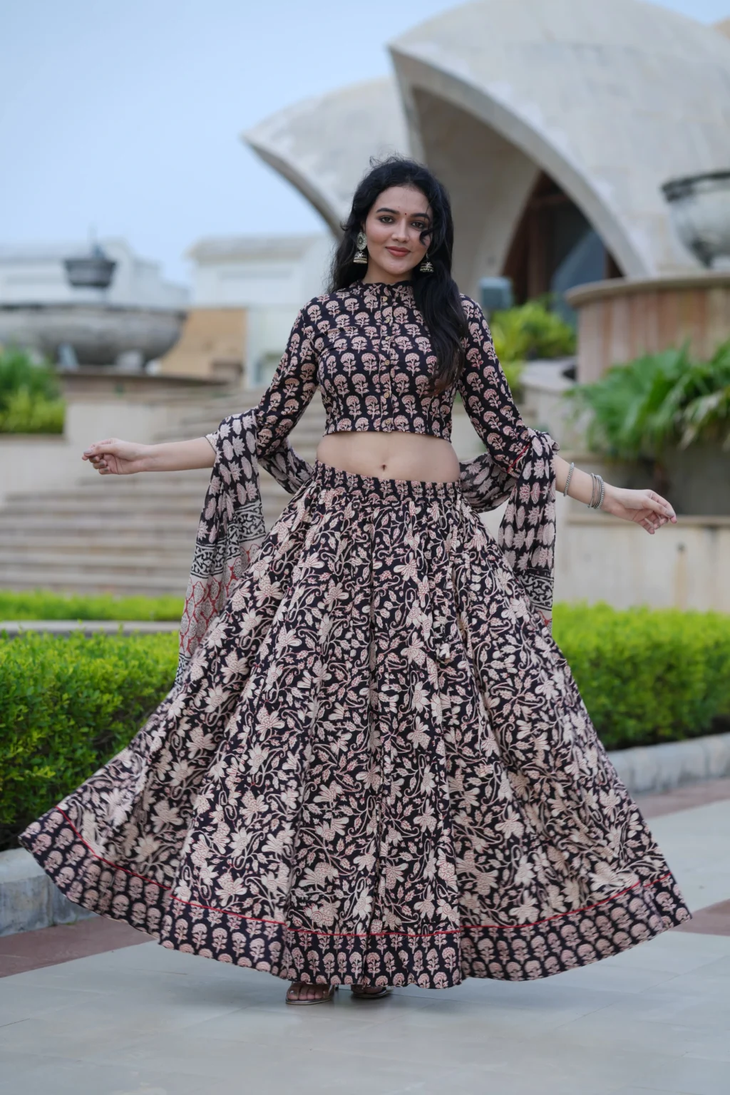 Buy Latest Lehenga Choli For Navratri